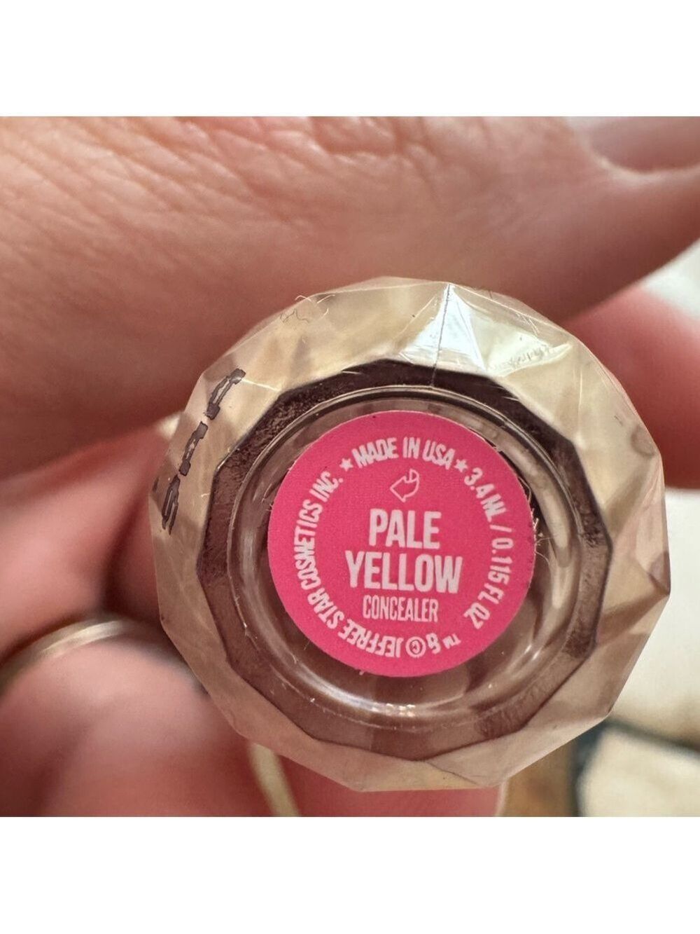Jeffree Star - Pale Yellow Concealer - Box was damaged in shipping - NEW - Picture 3 of 4